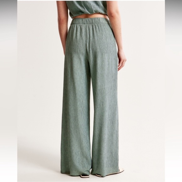 Abercrombie & Fitch Wide Leg Pants - Picture 9 of 16